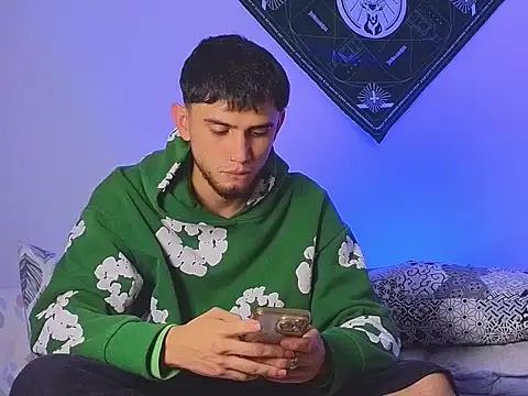 samevansx  online show from October 29, 11:03 pm