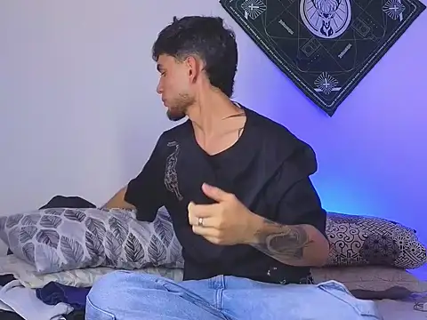 samevansx  online show from November 8, 7:50 pm