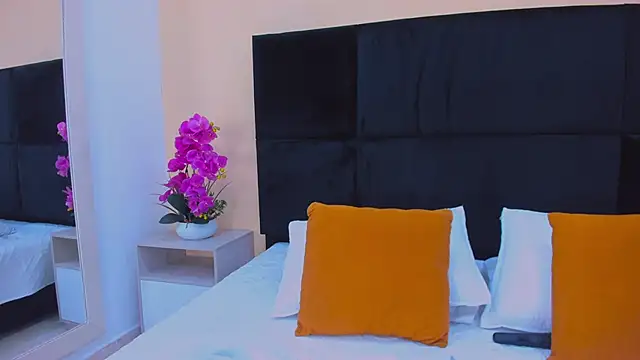 MaddyCrofft online show from January 18, 11:24 am