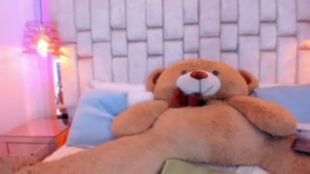 MaddyCrofft online show from April 17, 11:35 am