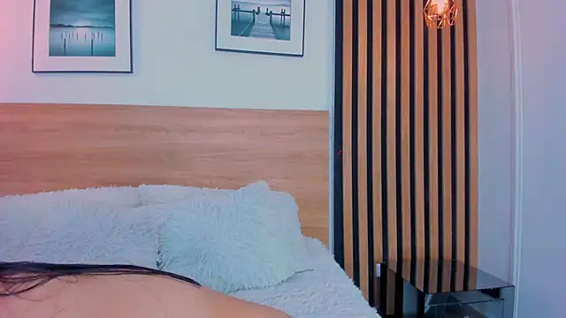 Snapshot of MaddyCrofft chatting on September 19, 11:25 am MaddyCrofft online show from September 19, 11:25 am