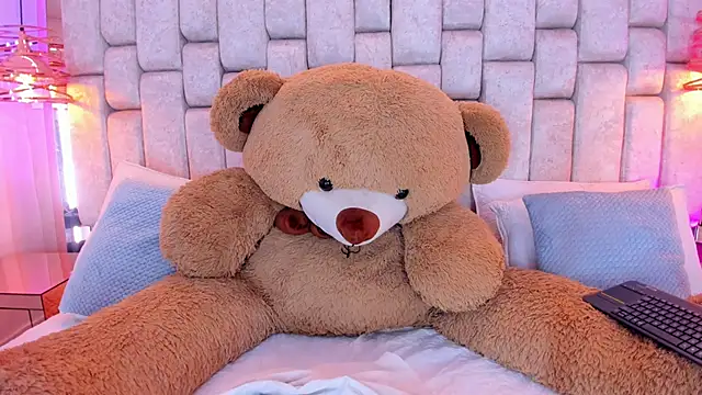 MaddyCrofft online show from April 19, 6:10 pm