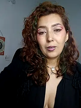 Luz delunaa online show from January 5, 9:18 pm