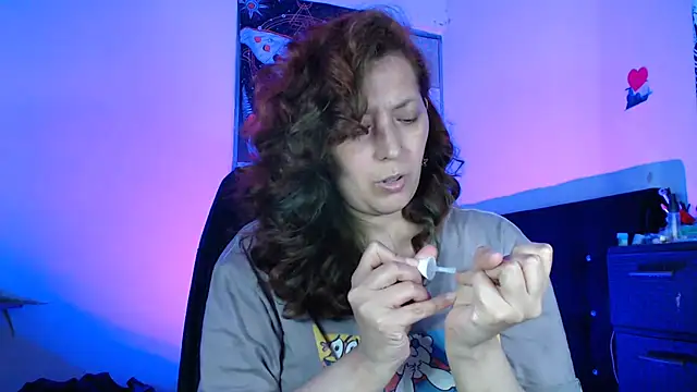 Luz delunaa online show from March 6, 2:39 am