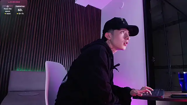 troy rouge online show from November 14, 7:06 pm