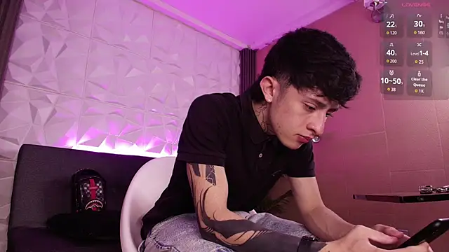 troy rouge online show from December 1, 7:26 pm