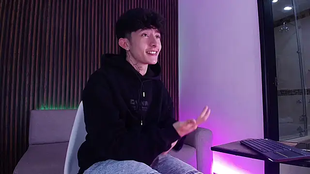 troy rouge online show from November 4, 7:17 pm