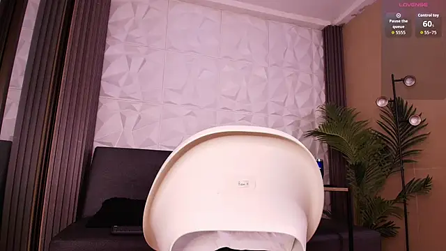 troy rouge online show from November 22, 7:13 pm