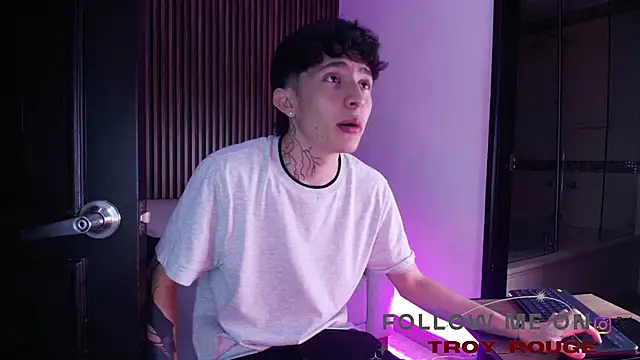 troy rouge online show from November 12, 7:18 pm