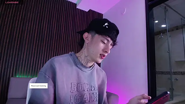 troy rouge online show from November 15, 7:07 pm