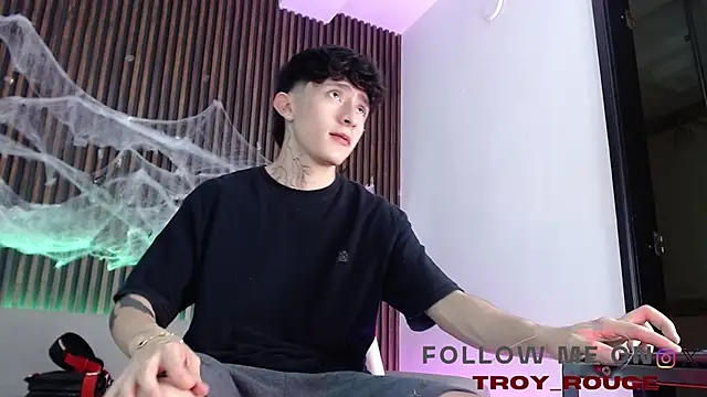 troy rouge online show from October 25, 7:14 pm