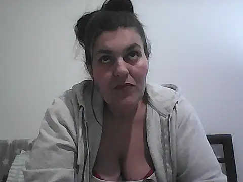 Curvy-Essex-Milf online show from March 5, 11:32 pm