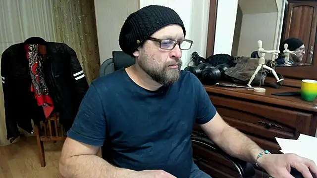 Snapshot of Grandor_M chatting on March 15, 3:06 pm Grandor M online show from March 15, 3:06 pm