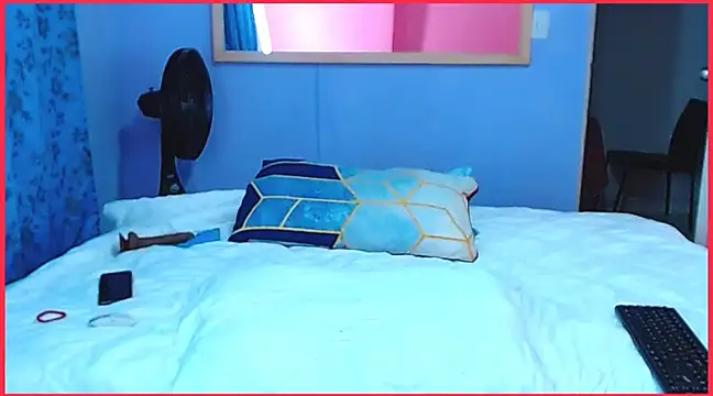 beautifullmoonX online show from March 13, 6:58 am