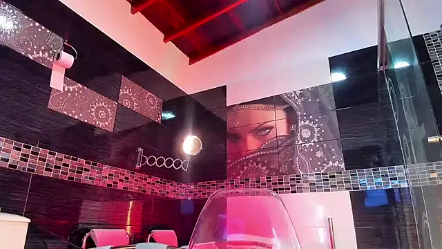 Small Hot19 online show from October 24, 9:41 am