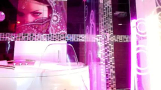 Small Hot19 online show from December 21, 11:34 am