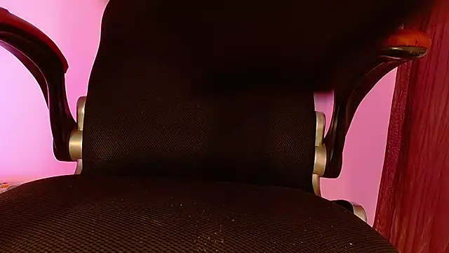 Small Hot19 online show from November 16, 9:14 am