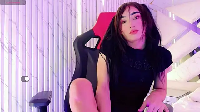 Small Hot19 online show from May 21, 8:34 am