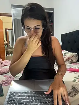 jheicylli online show from December 4, 7:35 pm