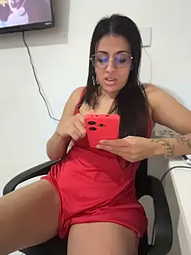 Snapshot of jheicylli chatting on July 4, 4:22 pm jheicylli online show from July 4, 4:22 pm