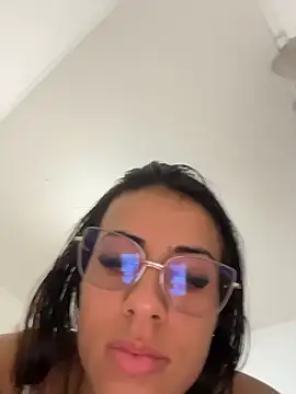 jheicylli online show from January 17, 1:53 am