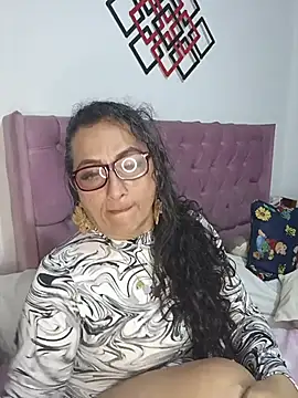 AlessandraLeroy online show from February 6, 2:40 am