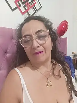 AlessandraLeroy online show from April 18, 2:36 am