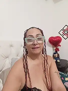 Snapshot of AlessandraLeroy chatting on June 28, 4:24 pm AlessandraLeroy online show from June 28, 4:24 pm