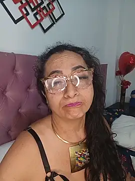AlessandraLeroy online show from May 19, 12:59 am