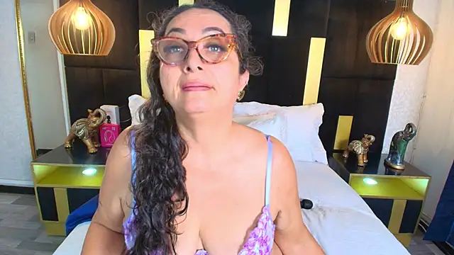 AlessandraLeroy online show from November 9, 3:05 pm