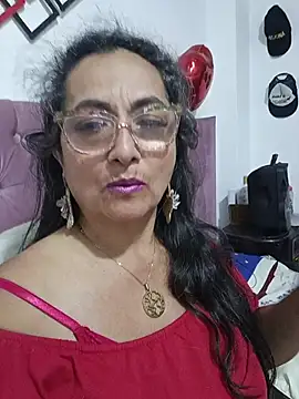 AlessandraLeroy online show from April 12, 3:32 am