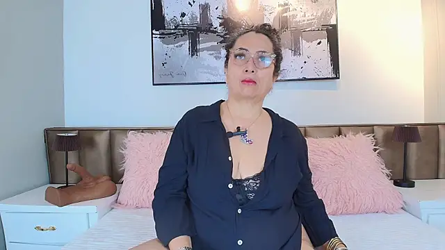 Snapshot of AlessandraLeroy chatting on July 10, 11:54 am AlessandraLeroy online show from July 10, 11:54 am