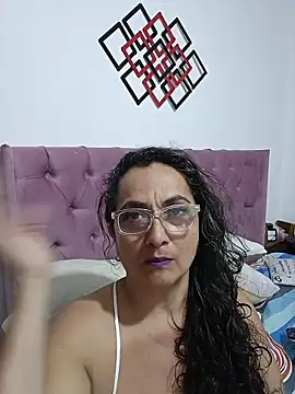 AlessandraLeroy online show from January 17, 1:53 am