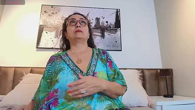 AlessandraLeroy online show from April 15, 12:53 pm