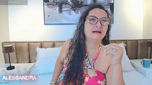 AlessandraLeroy online show from May 4, 12:52 pm