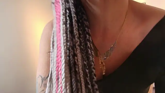 AlessandraLeroy online show from December 15, 11:49 am