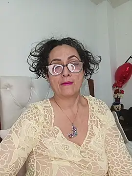 Snapshot of AlessandraLeroy chatting on July 8, 1:52 am AlessandraLeroy online show from July 8, 1:52 am