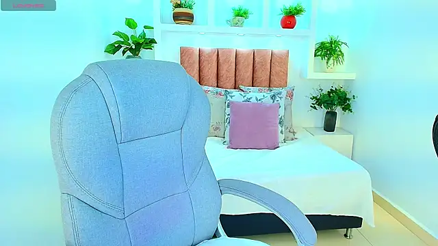 Snapshot of sharon_rosse__ chatting on January 8, 6:47 pm sharon rosse online show from January 8, 6:47 pm