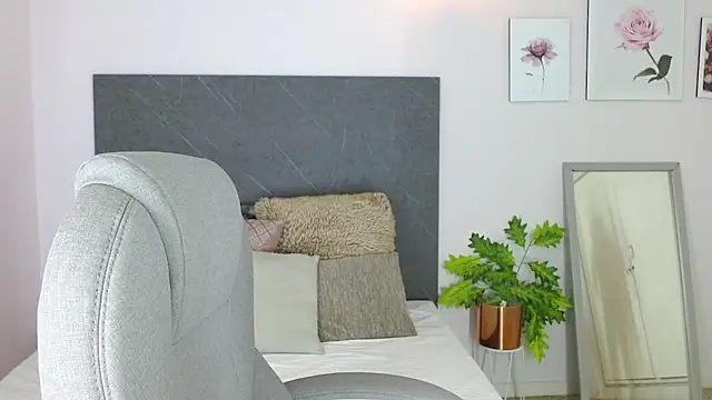 Snapshot of sharon_rosse__ chatting on October 1, 2:32 pm sharon rosse online show from October 1, 2:32 pm