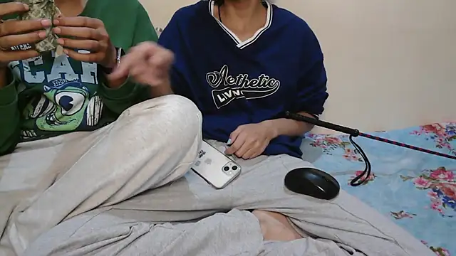 NaughtyThrouple007 online show from October 31, 6:37 pm