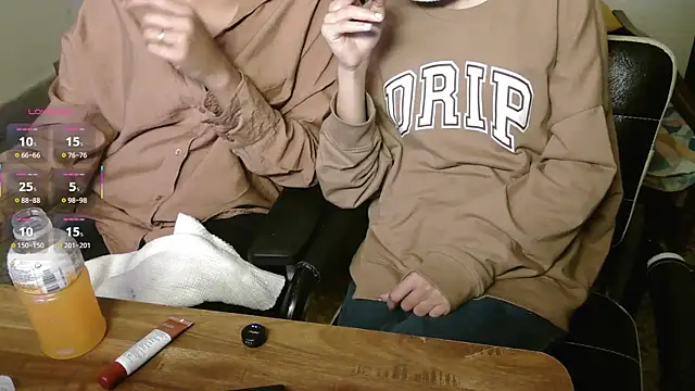 Snapshot of NaughtyThrouple007 chatting on December 18, 11:19 pm NaughtyThrouple007 online show from December 18, 11:19 pm