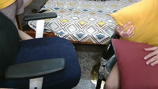 NaughtyThrouple007 online show from October 13, 12:34 am