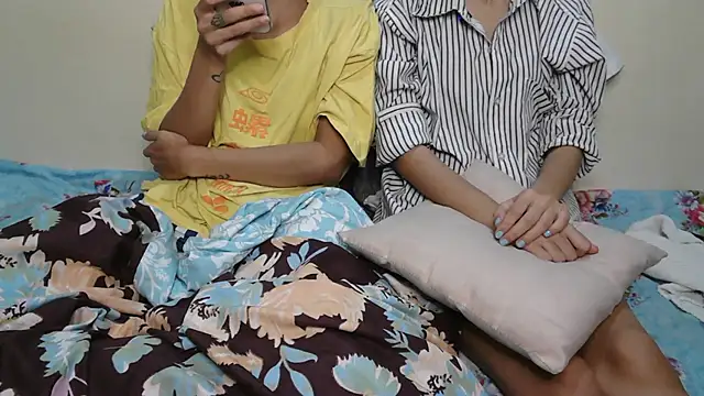 NaughtyThrouple007 online show from November 1, 5:51 pm