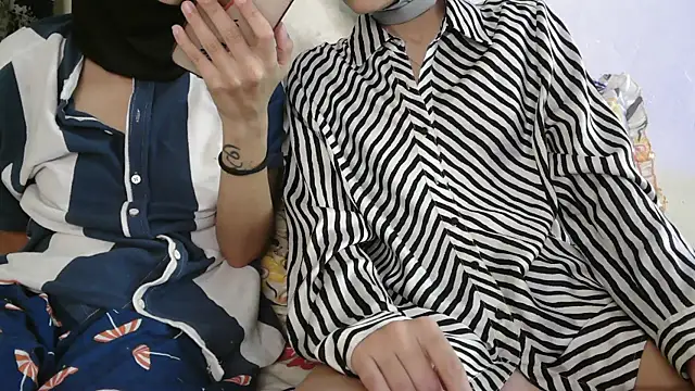 NaughtyThrouple007 online show from April 5, 5:41 pm