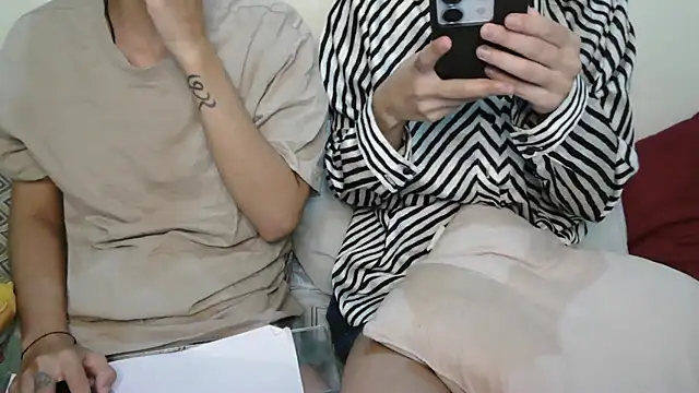 NaughtyThrouple007 online show from October 4, 6:31 pm