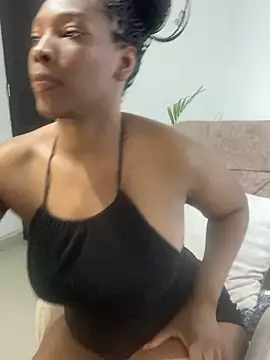 Nahomy gree online show from February 24, 2:01 am