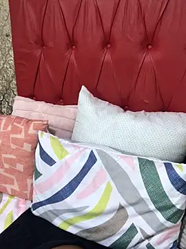 Snapshot of BondiBitch chatting on October 6, 6:52 pm BondiBitch online show from October 6, 6:52 pm