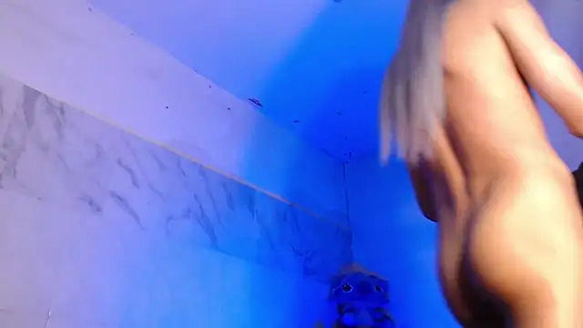 KimberlyXtreme online show from April 17, 3:04 pm