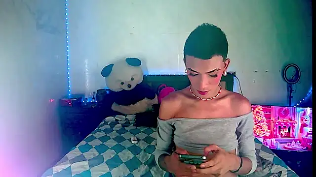 KimberlyXtreme online show from December 19, 1:02 pm