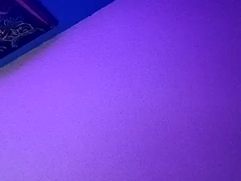 Snapshot of KITTYBOOBOOFUXX chatting on November 1, 7:57 am KITTYBOOBOOFUXX online show from November 1, 7:57 am